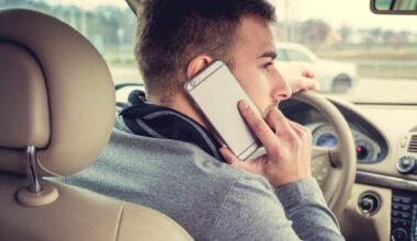 how distracted driving accident victims can prove the negligence of the at fault party