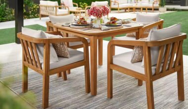 choosing outdoor bar stools and coffee tables
