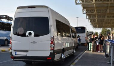 mini bus hire melbourne vs. public transport