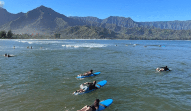 5 reasons to try surf lessons in hanalei bay