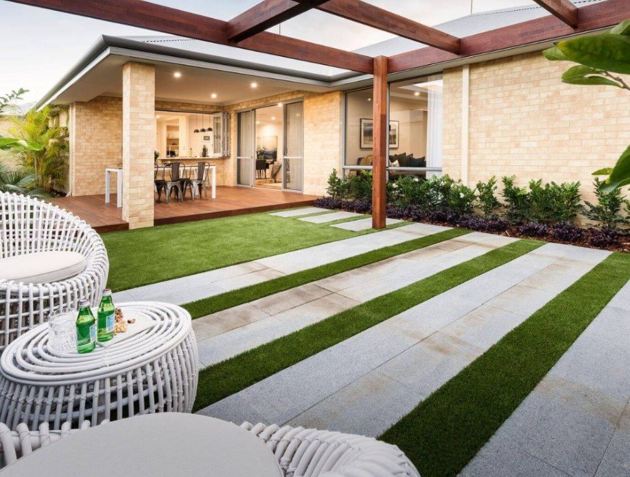 large format vs standard pavers