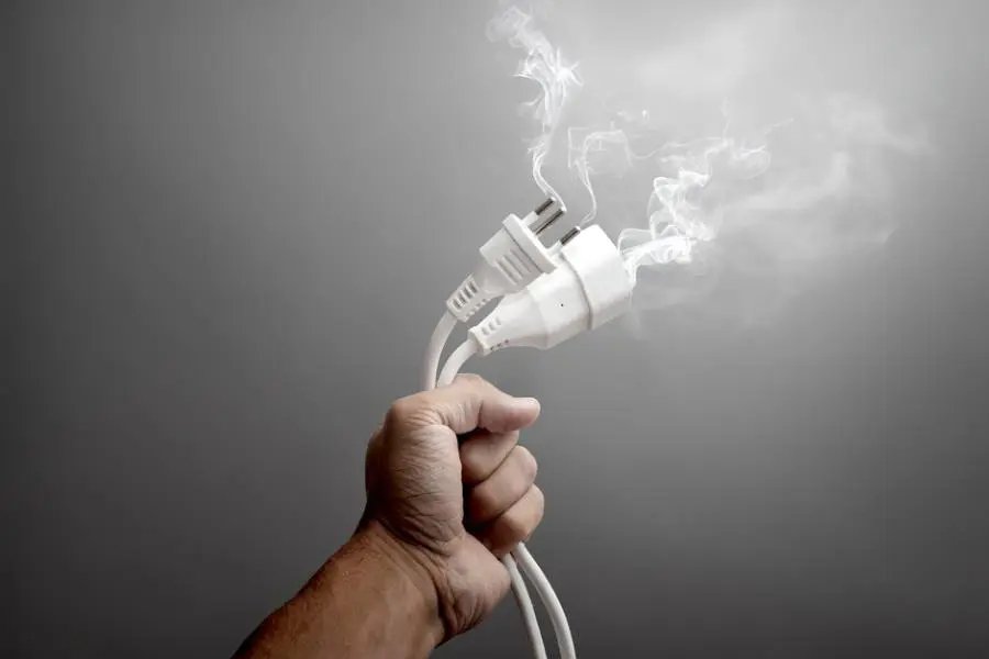 7 warning signs your homes electrical wiring needs immediate repair